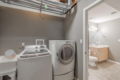 2208 Westside Park Avenue, Invermere, BC - Indoor Photo Showing Laundry Room