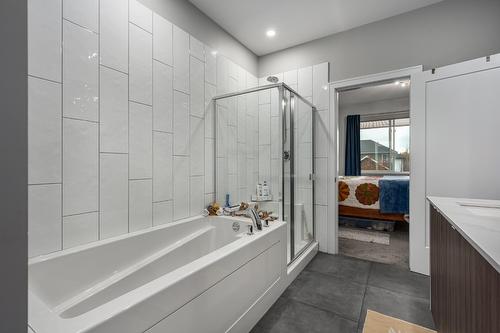 2714 Beachmount Crescent, Kamloops, BC - Indoor Photo Showing Bathroom