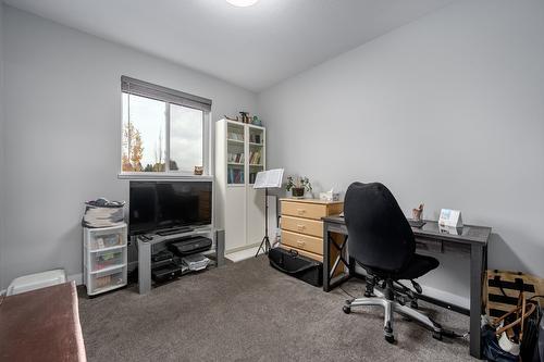 2714 Beachmount Crescent, Kamloops, BC - Indoor Photo Showing Office