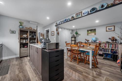 2714 Beachmount Crescent, Kamloops, BC - Indoor