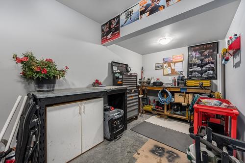 2714 Beachmount Crescent, Kamloops, BC - Indoor Photo Showing Other Room