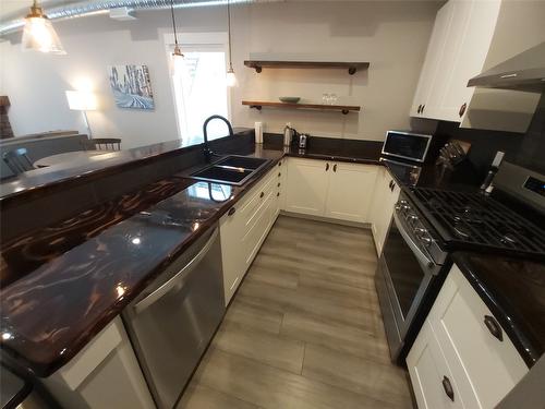 425-1151 Gerry Sorensen Way, Kimberley, BC - Indoor Photo Showing Kitchen With Double Sink