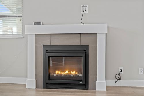 4-2171 Van Horne Drive, Kamloops, BC - Indoor Photo Showing Living Room With Fireplace