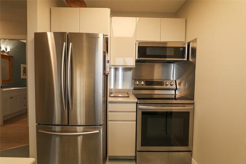 545 309Th Avenue, Kimberley, BC - Indoor Photo Showing Kitchen