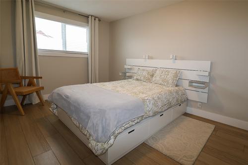 545 309Th Avenue, Kimberley, BC - Indoor Photo Showing Bedroom