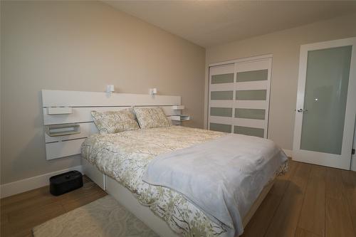 545 309Th Avenue, Kimberley, BC - Indoor Photo Showing Bedroom