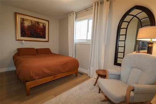 545 309Th Avenue, Kimberley, BC - Indoor Photo Showing Bedroom