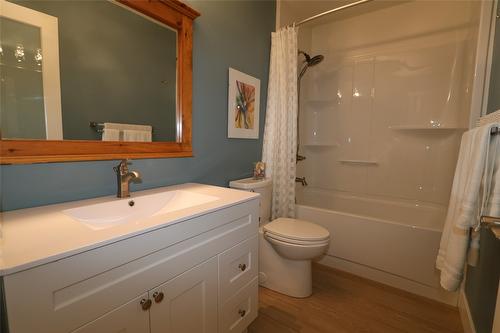 545 309Th Avenue, Kimberley, BC - Indoor Photo Showing Bathroom