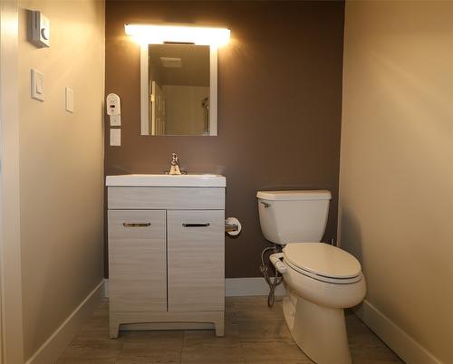 545 309Th Avenue, Kimberley, BC - Indoor Photo Showing Bathroom