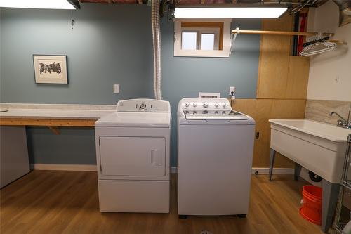 545 309Th Avenue, Kimberley, BC - Indoor Photo Showing Laundry Room