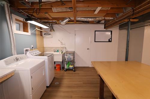 545 309Th Avenue, Kimberley, BC - Indoor Photo Showing Laundry Room