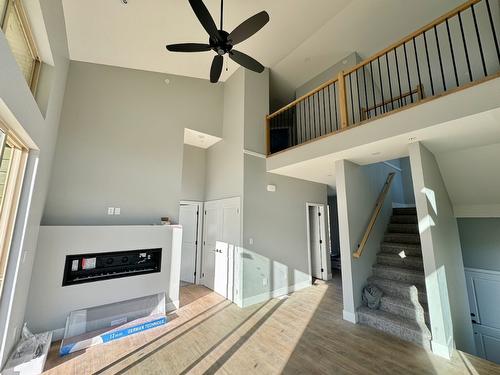 24-130 Colebrook Road, Kamloops, BC - Indoor Photo Showing Other Room With Fireplace