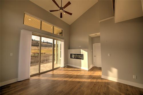 24-130 Colebrook Road, Kamloops, BC - Indoor Photo Showing Other Room With Fireplace