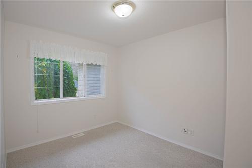 4791 Uplands Drive, Kamloops, BC - Indoor Photo Showing Other Room