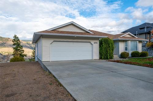 4791 Uplands Drive, Kamloops, BC - Outdoor