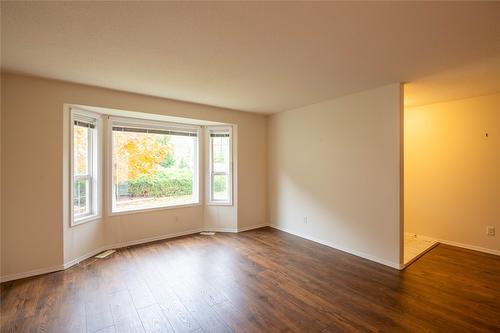 4791 Uplands Drive, Kamloops, BC - Indoor Photo Showing Other Room