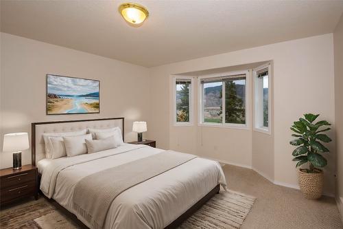 4791 Uplands Drive, Kamloops, BC - Indoor Photo Showing Bedroom