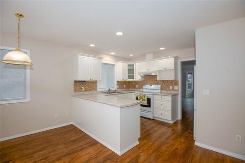 4791 Uplands Drive, Kamloops, BC - Indoor Photo Showing Kitchen