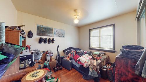 33 Little Van Horne Street, Cranbrook, BC - Indoor Photo Showing Bedroom