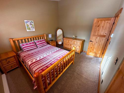 148 Stemwinder Drive, Kimberley, BC - Indoor Photo Showing Bedroom