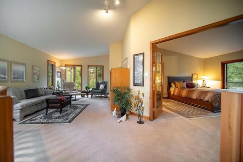 3023 Westside Road, Moyie, BC - Indoor