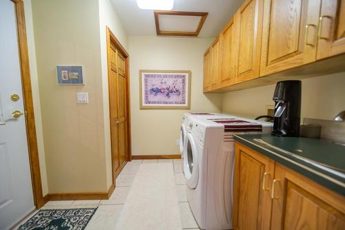 3023 Westside Road, Moyie, BC - Indoor Photo Showing Laundry Room