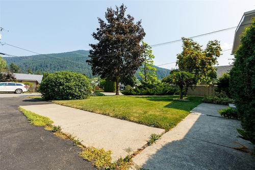 1405 Alder Street, Creston, BC - Outdoor