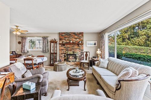 1405 Alder Street, Creston, BC - Indoor Photo Showing Living Room With Fireplace