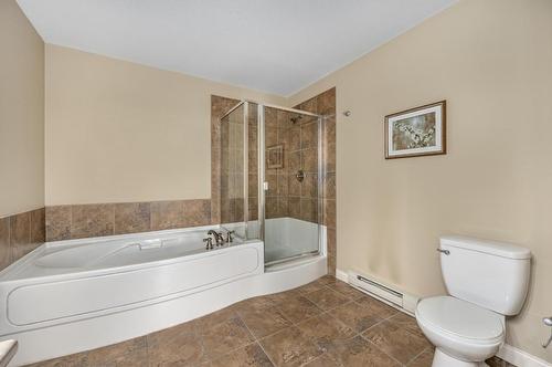 307-1390 Hillside Drive, Kamloops, BC - Indoor Photo Showing Bathroom