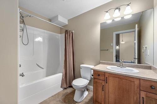 307-1390 Hillside Drive, Kamloops, BC - Indoor Photo Showing Bathroom