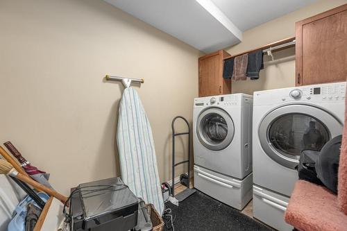 307-1390 Hillside Drive, Kamloops, BC - Indoor Photo Showing Laundry Room