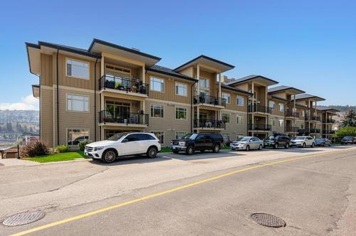 307-1390 Hillside Drive, Kamloops, BC - Outdoor