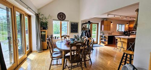 3560 Island Pond Road, Skookumchuck, BC - Indoor Photo Showing Dining Room