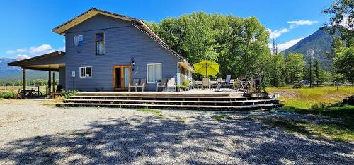 3560 Island Pond Road, Skookumchuck, BC - Outdoor