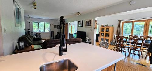 3560 Island Pond Road, Skookumchuck, BC - Indoor Photo Showing Dining Room