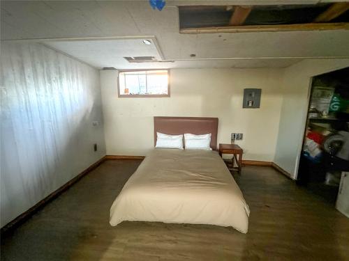 1666 Douglas Street, Merritt, BC - Indoor Photo Showing Bedroom