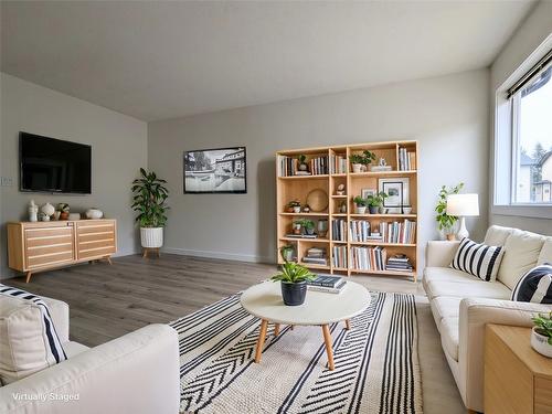 707-200 Black Forest Trail, Invermere, BC - Indoor Photo Showing Living Room