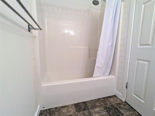 707-200 Black Forest Trail, Invermere, BC - Indoor Photo Showing Bathroom