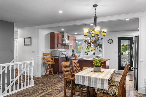 220 Lakeshore Drive, Chase, BC - Indoor Photo Showing Dining Room