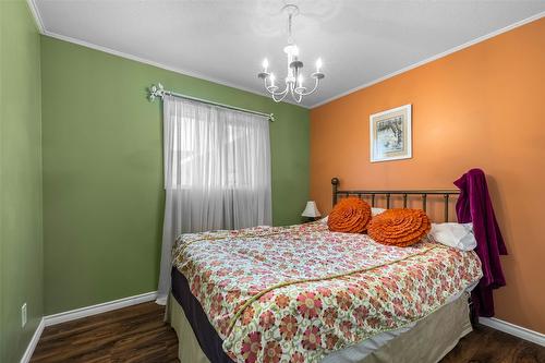 220 Lakeshore Drive, Chase, BC - Indoor Photo Showing Bedroom