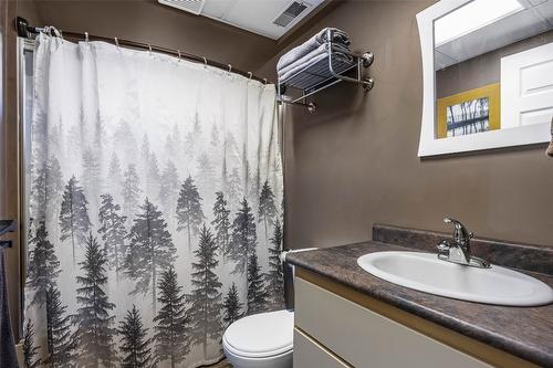 220 Lakeshore Drive, Chase, BC - Indoor Photo Showing Bathroom