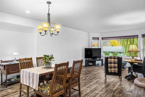 220 Lakeshore Drive, Chase, BC - Indoor Photo Showing Dining Room