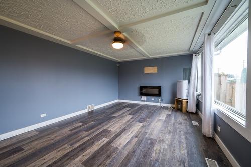 1036 Surrey Avenue, Kamloops, BC - Indoor With Fireplace