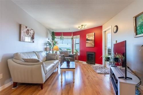 405-1120 Hugh Allan Drive, Kamloops, BC - Indoor Photo Showing Living Room With Fireplace