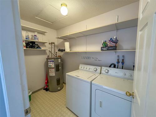 212-2295 Blair Street, Merritt, BC - Indoor Photo Showing Laundry Room