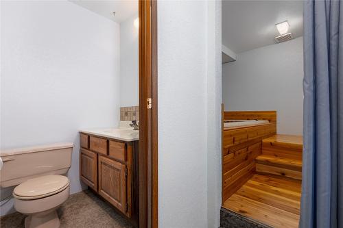 417B Alpine Crescent, Kimberley, BC - Indoor Photo Showing Bathroom