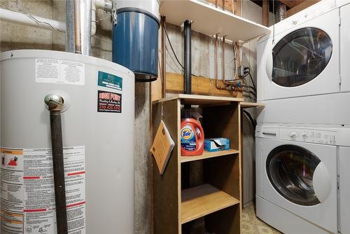 417B Alpine Crescent, Kimberley, BC - Indoor Photo Showing Laundry Room