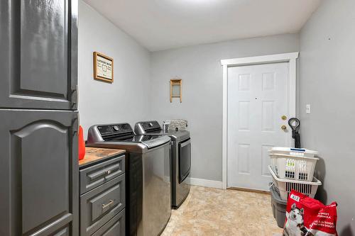 272 Guru Nanak Place, Clearwater, BC - Indoor Photo Showing Laundry Room