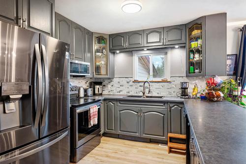 272 Guru Nanak Place, Clearwater, BC - Indoor Photo Showing Kitchen With Double Sink