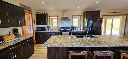 1796 Meadowbrook Settlement Road, Kimberley, BC - Indoor Photo Showing Kitchen With Double Sink